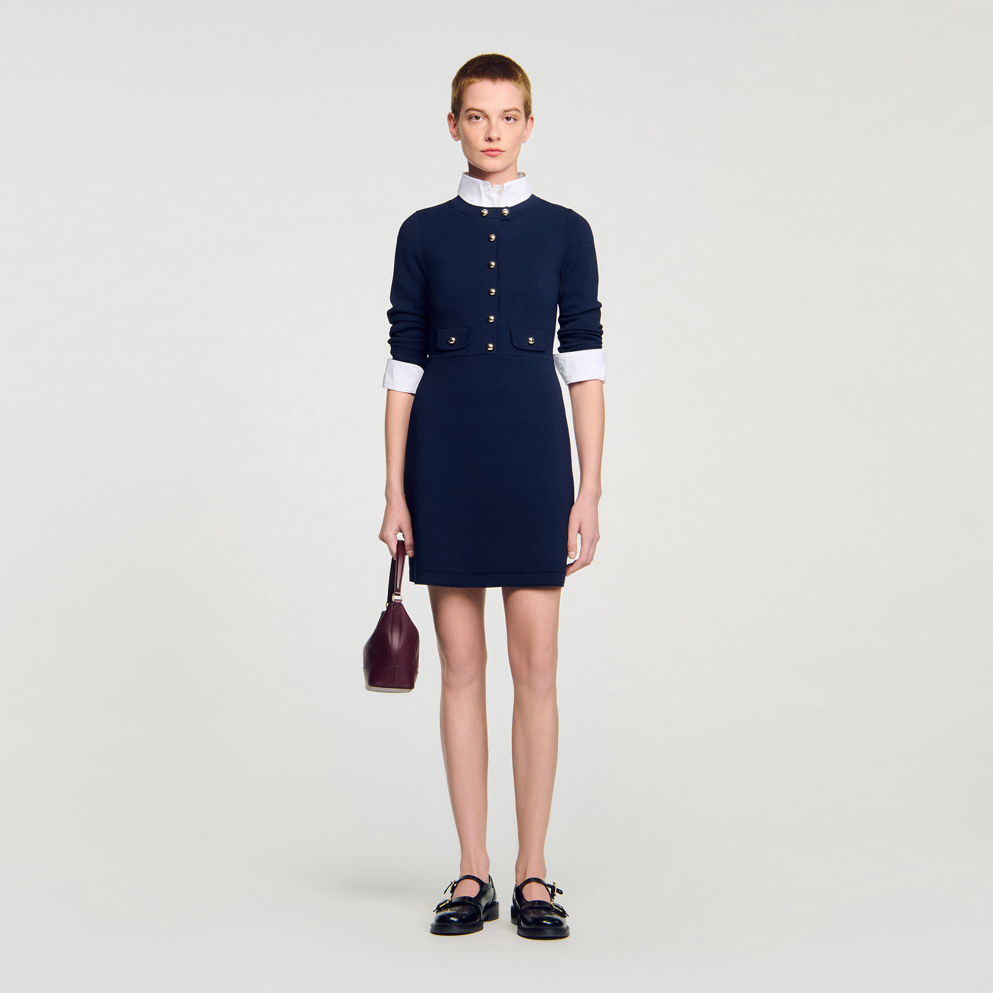 Minikleid aus Strick mit Knöpfen