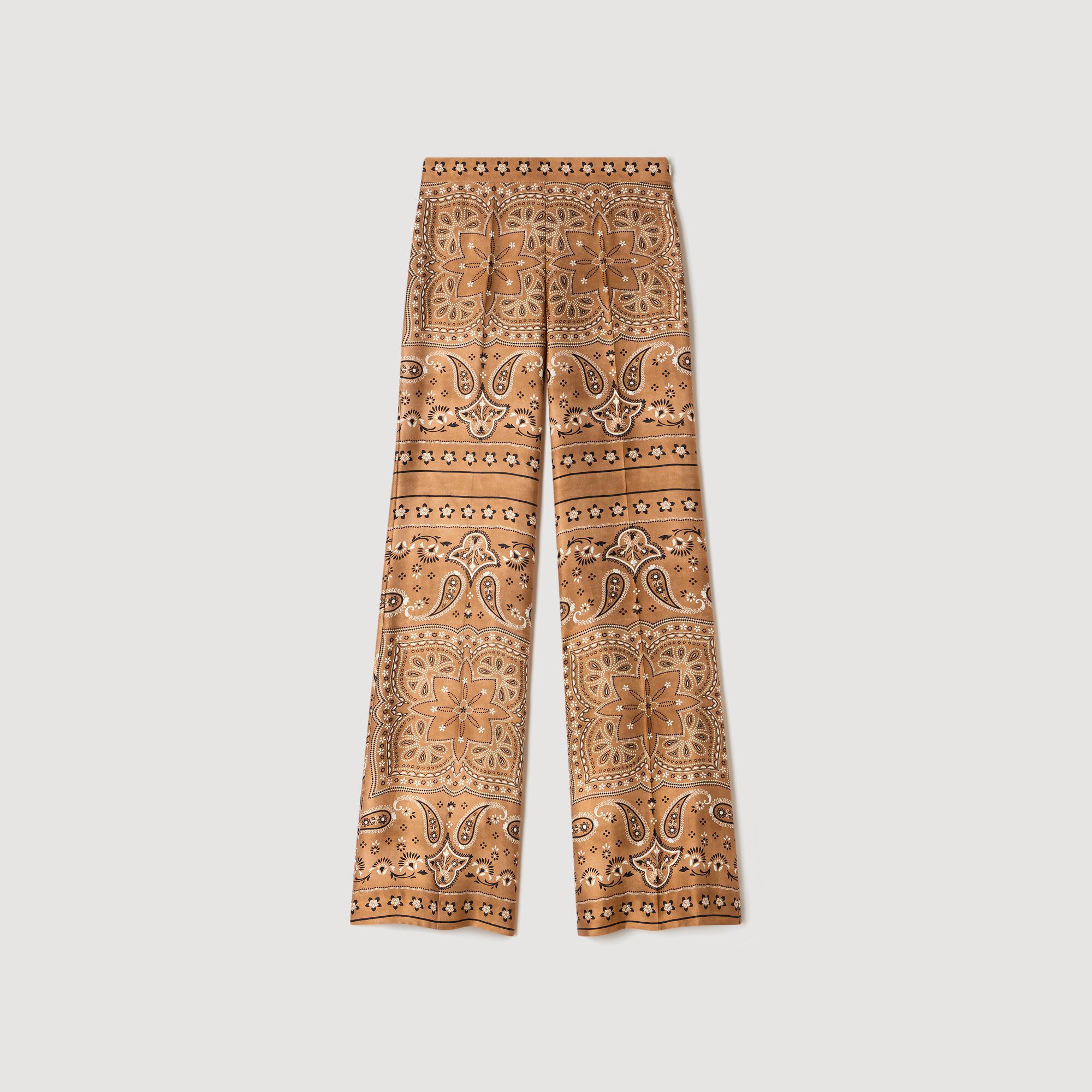 Fließende Hosen mit Bandana-Print