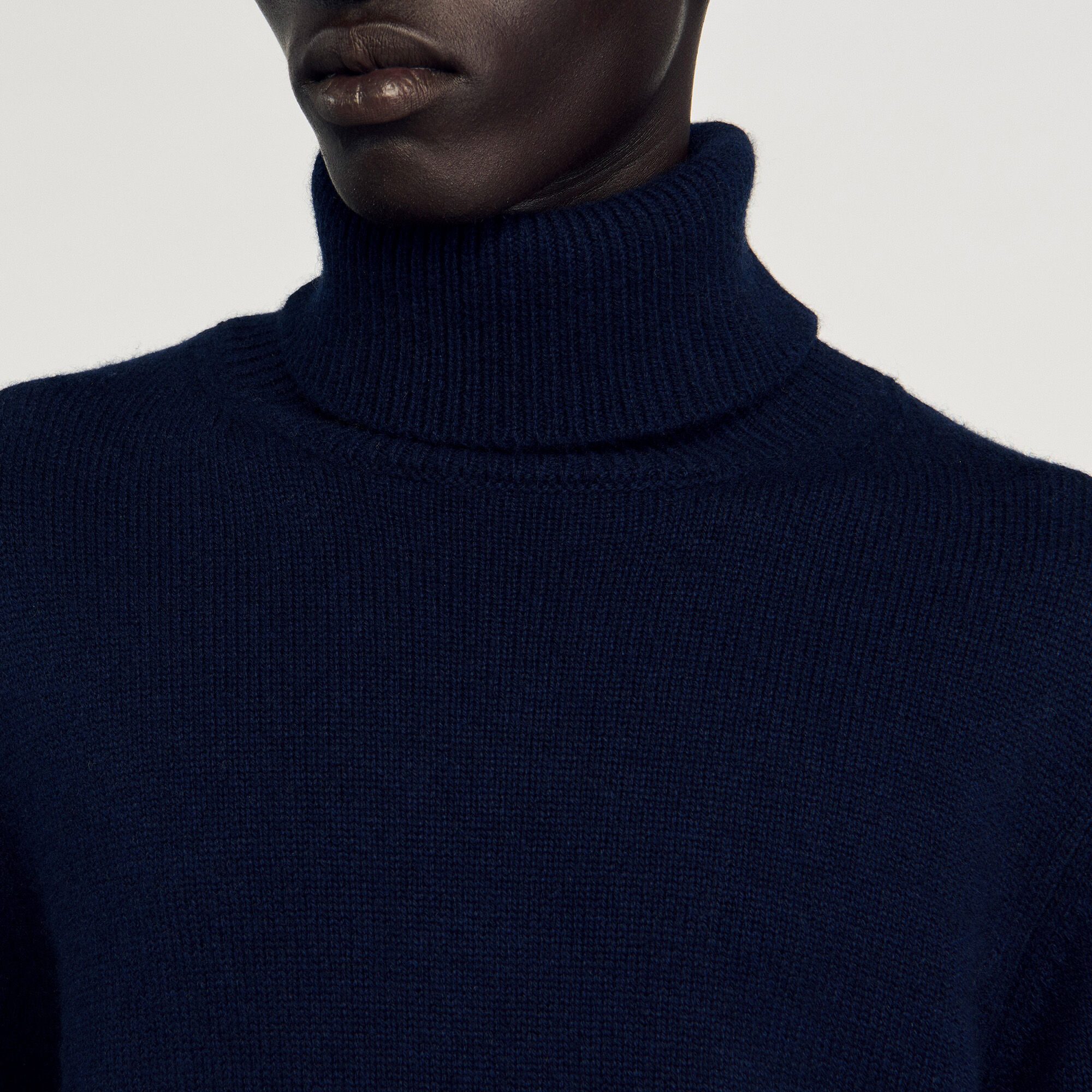 Woll- und Kaschmir-Pullover mit Rollkragen
