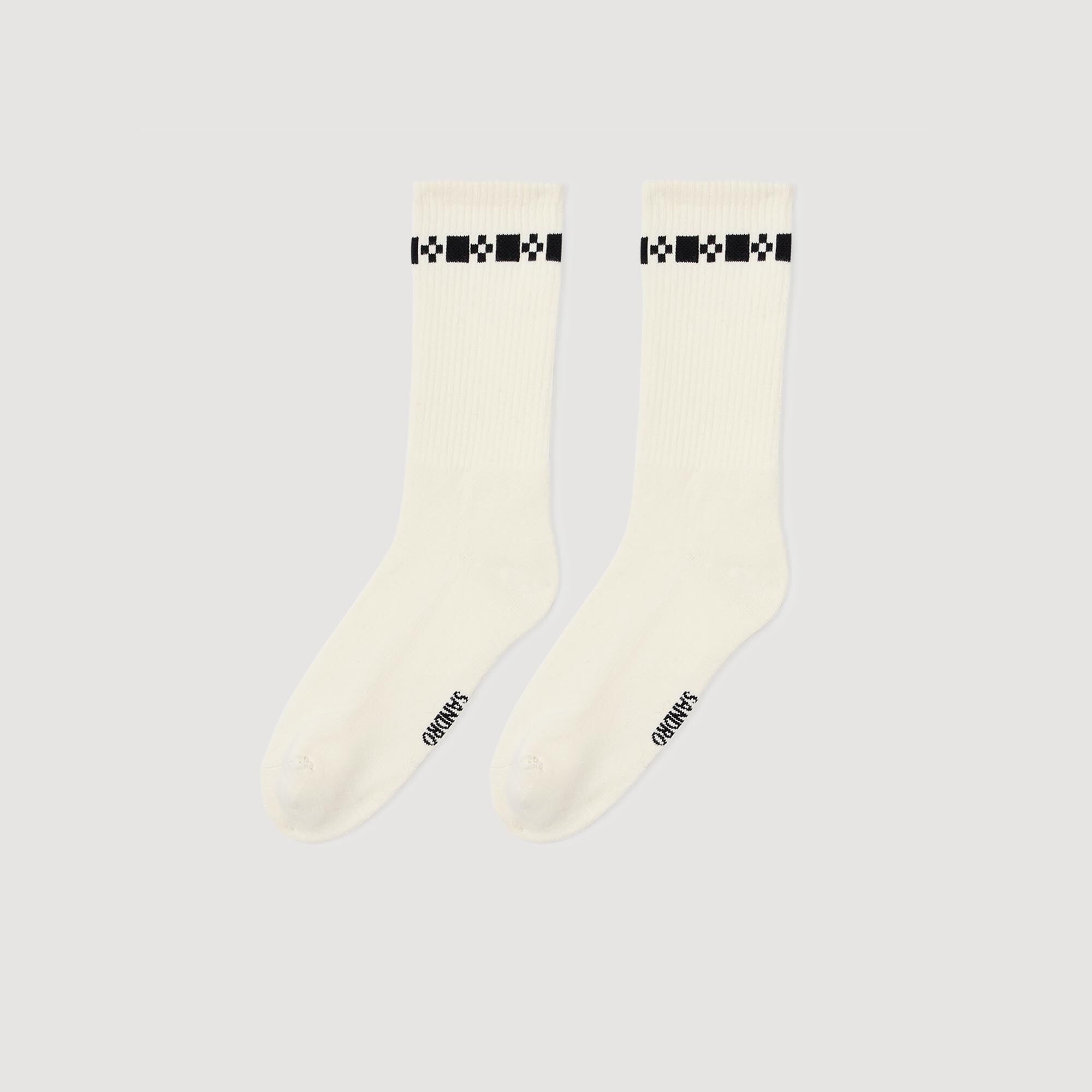 Cross-Strickmuster gestickte Socken