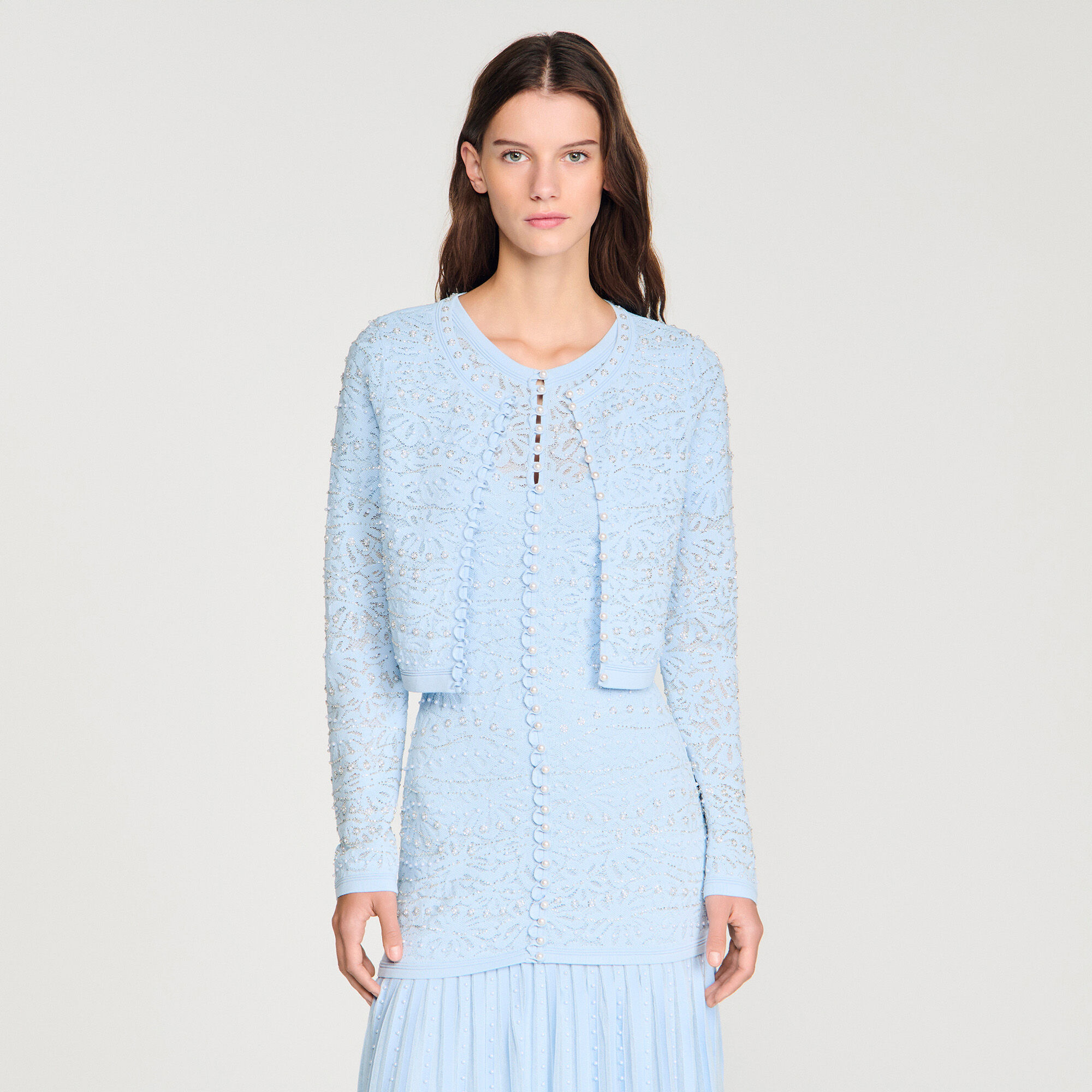 Abgeschnittener perlartiger Cardigan