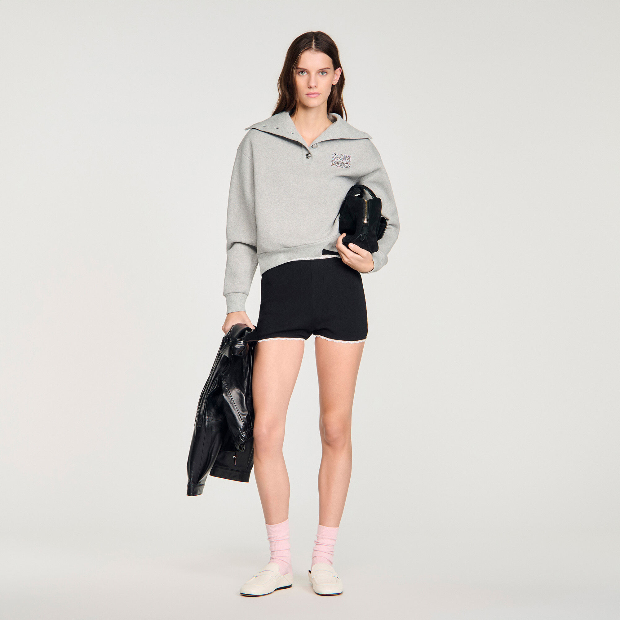 Perlenbestickte gestrickte Shorts