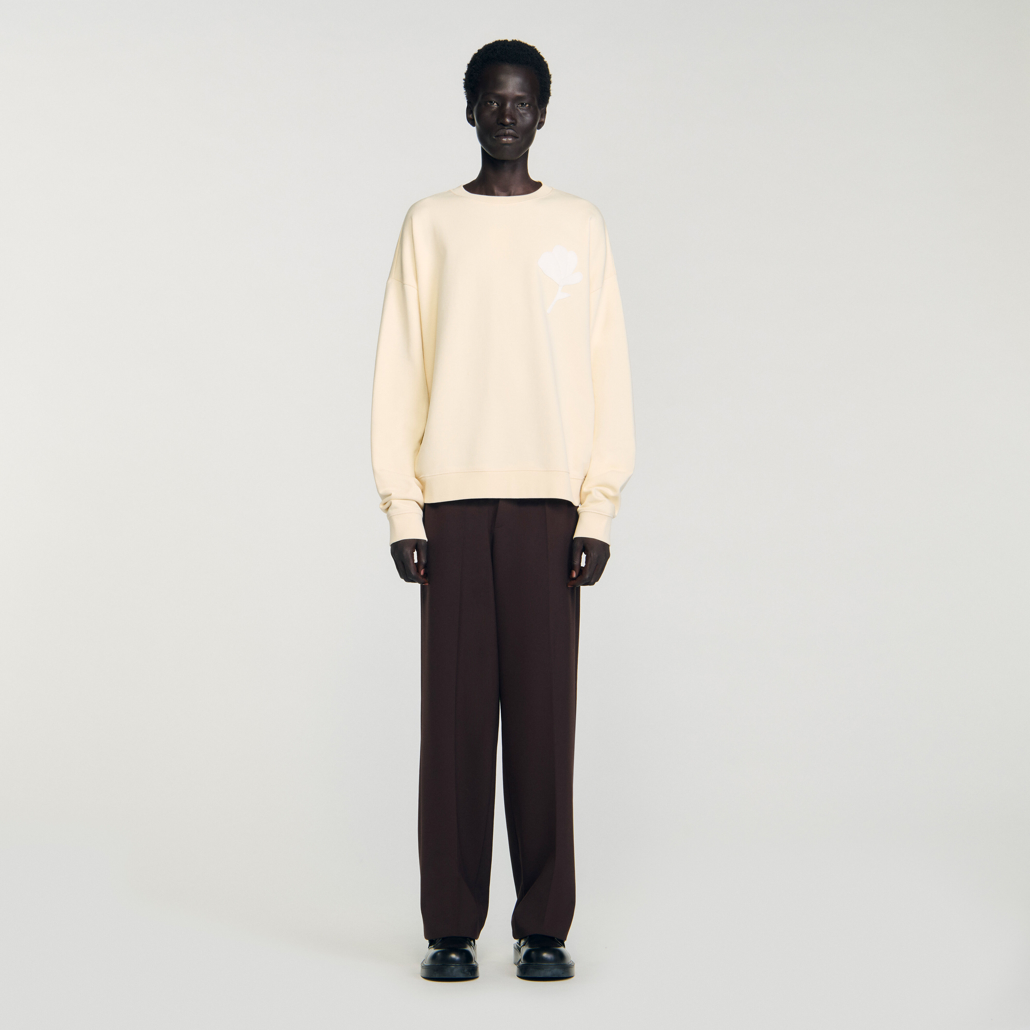 Pullover mit Blumenpatch