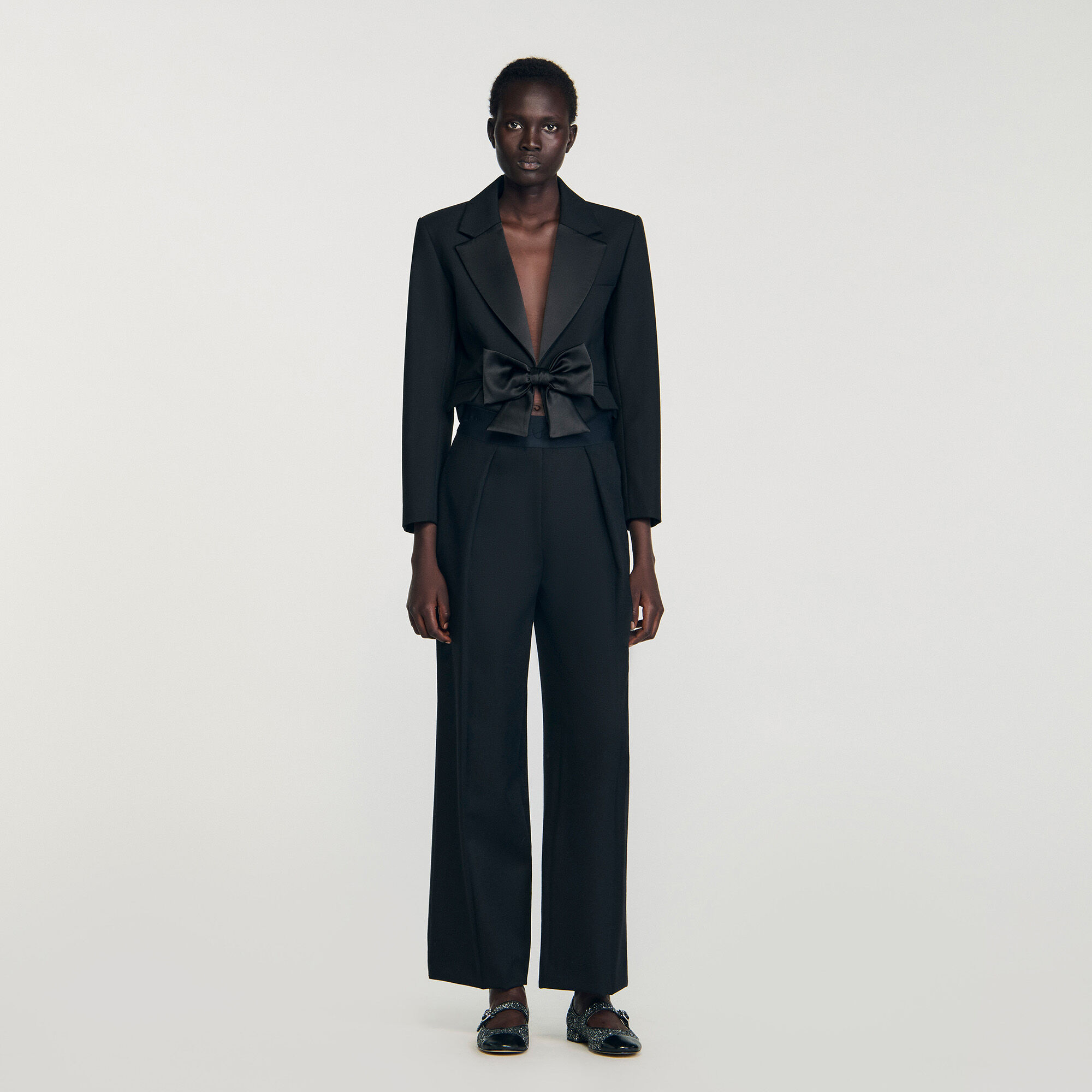 Weite Hosen mit elastischer Taille