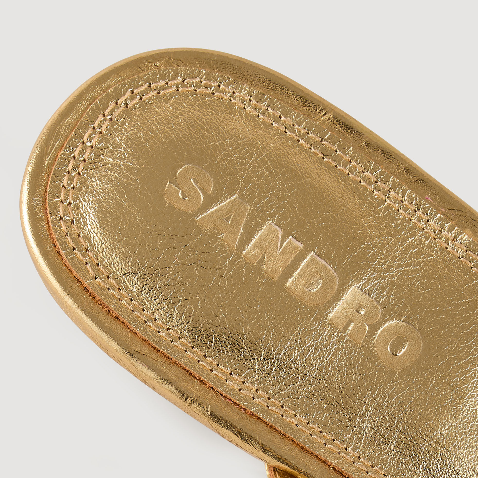 Sandalen mit Riemen