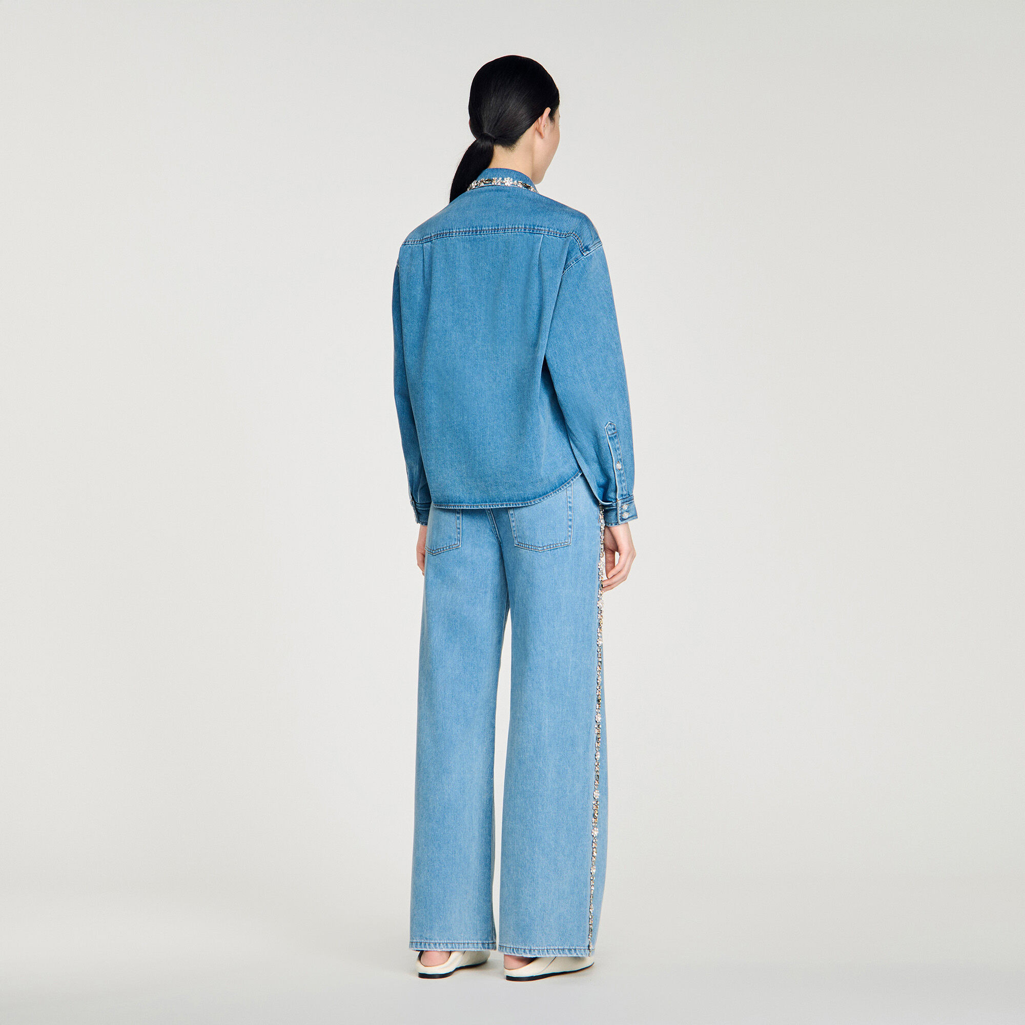 Denimhemd mit Strasssteinen