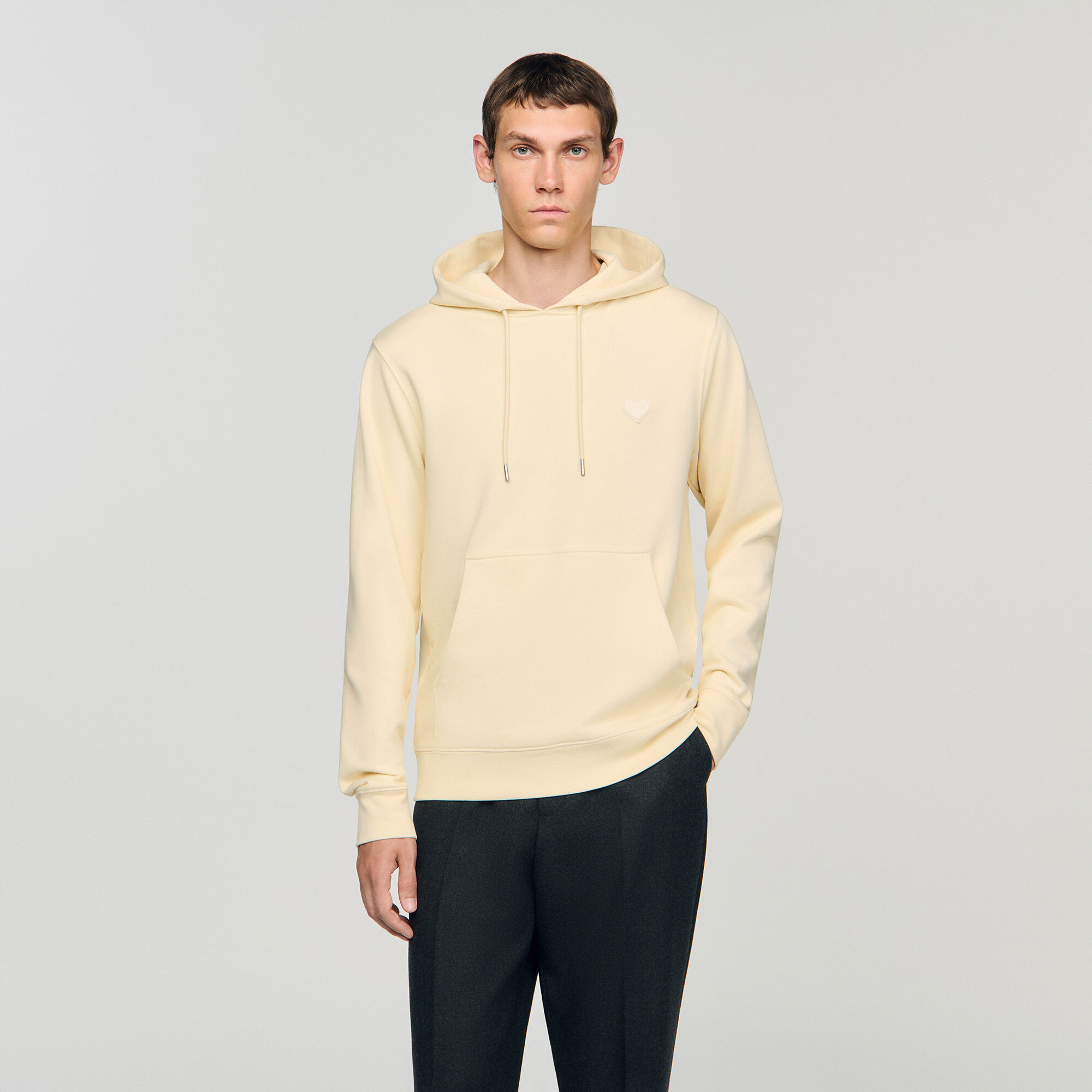 Herz-Aufnäher-Pullover