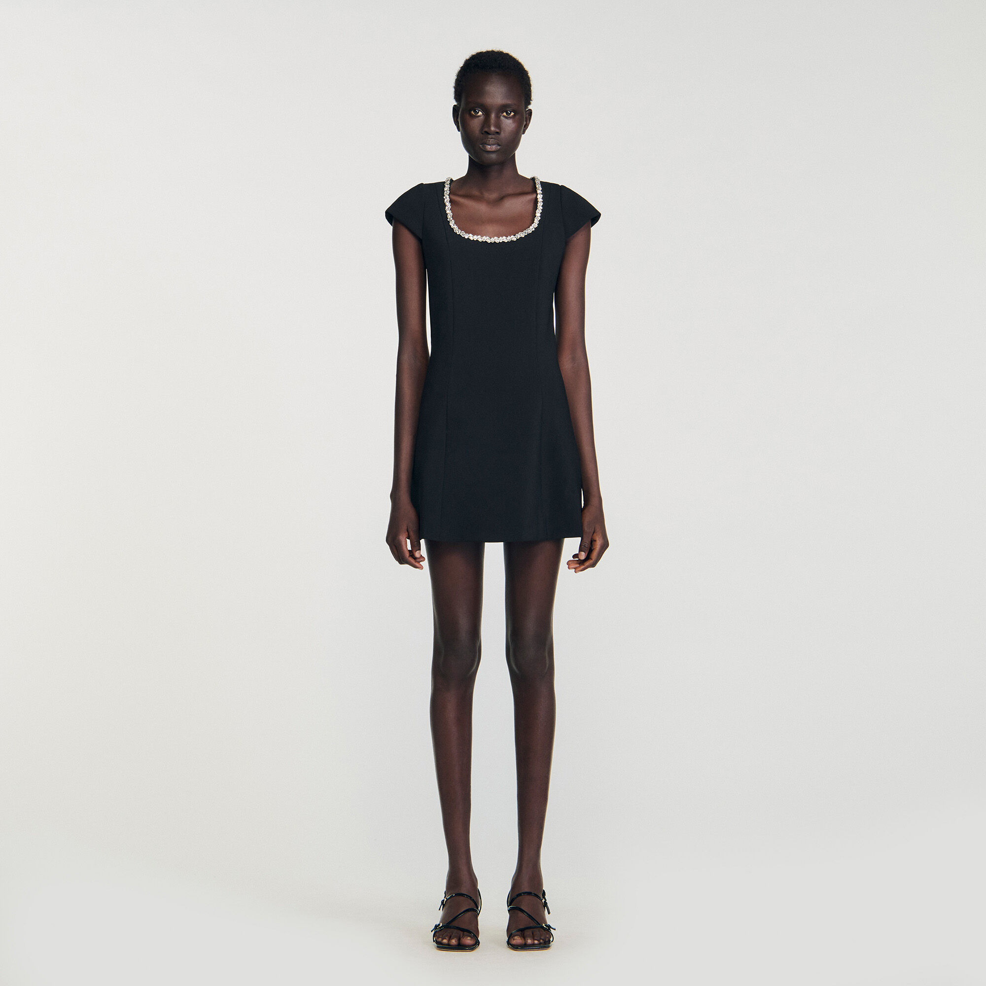 Mini-Kleid mit Strasskragen