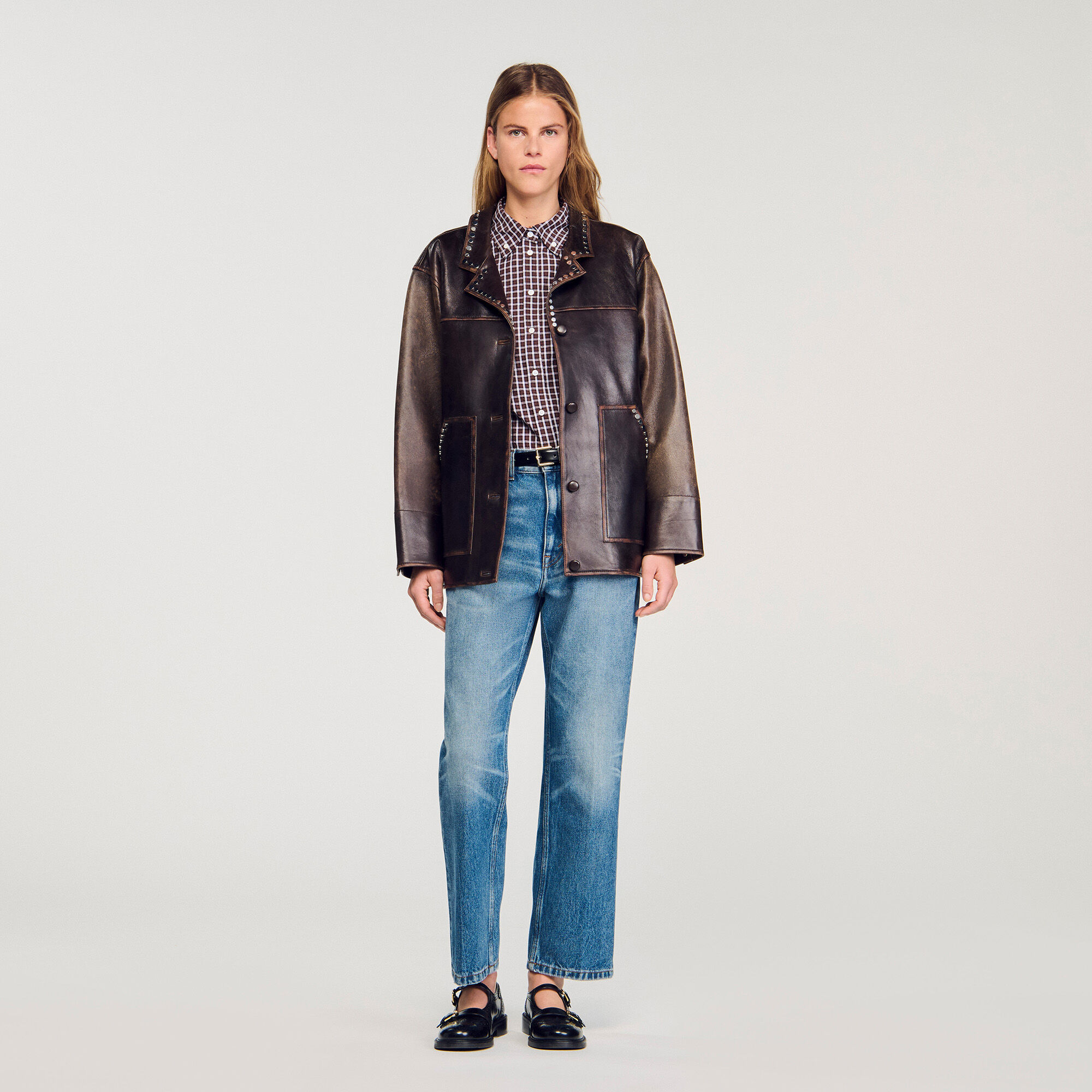 Übergrößeres Lederjacke mit Nieten