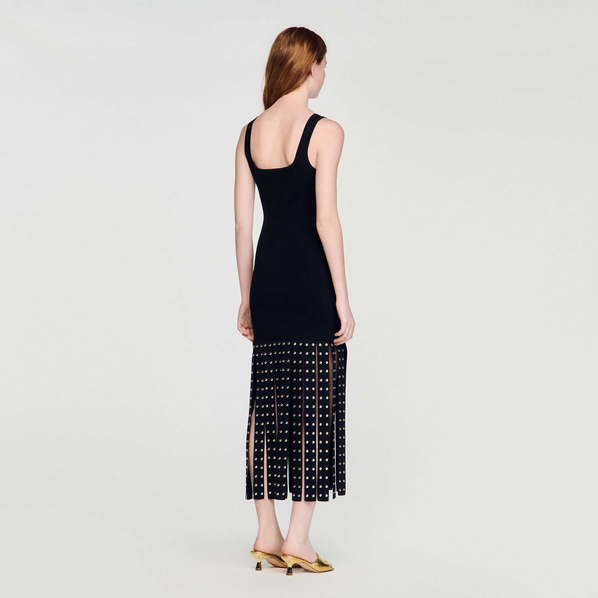 Gestricktes Midi-Kleid mit Quasten