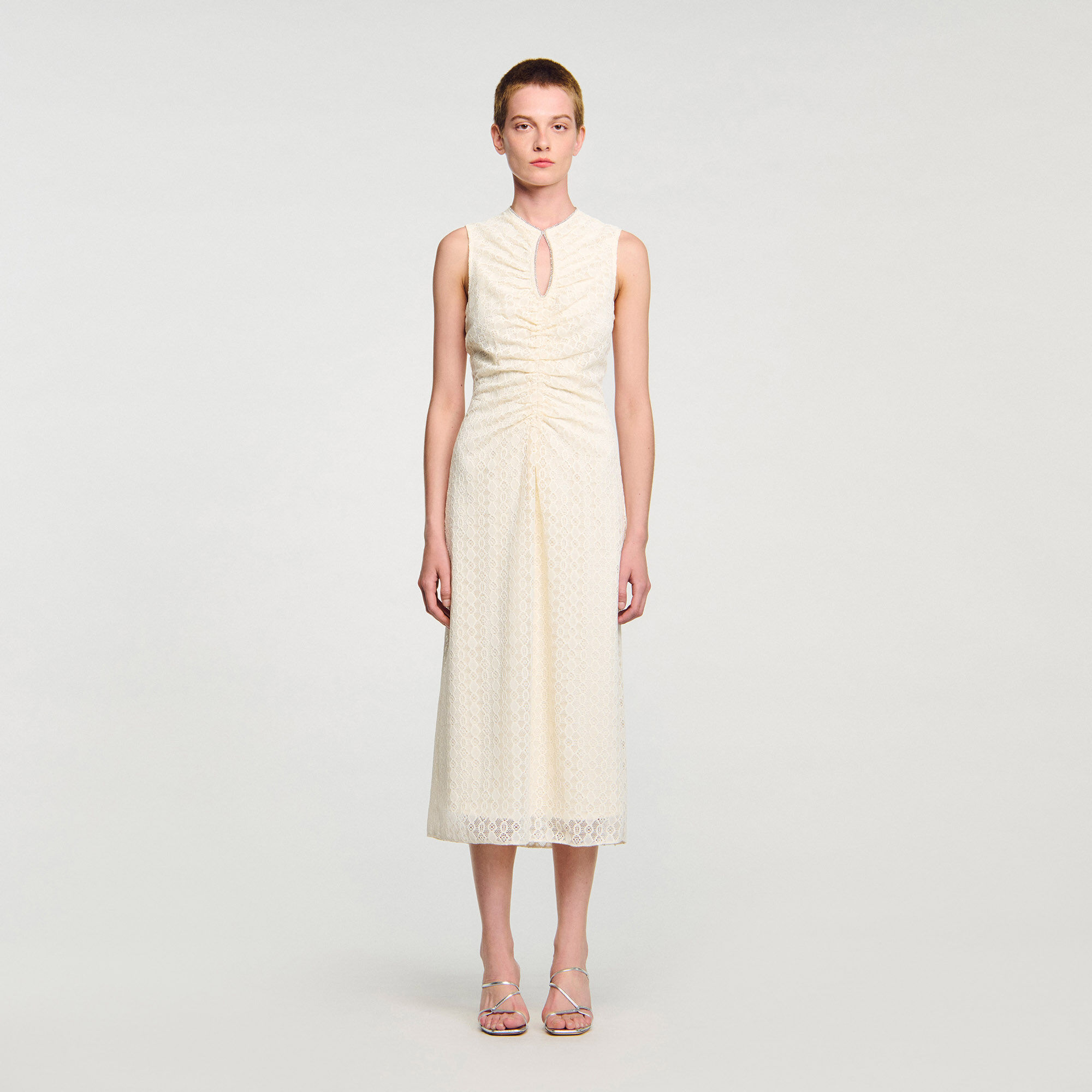 Maxikleid mit Spitzen-Ausschnitt