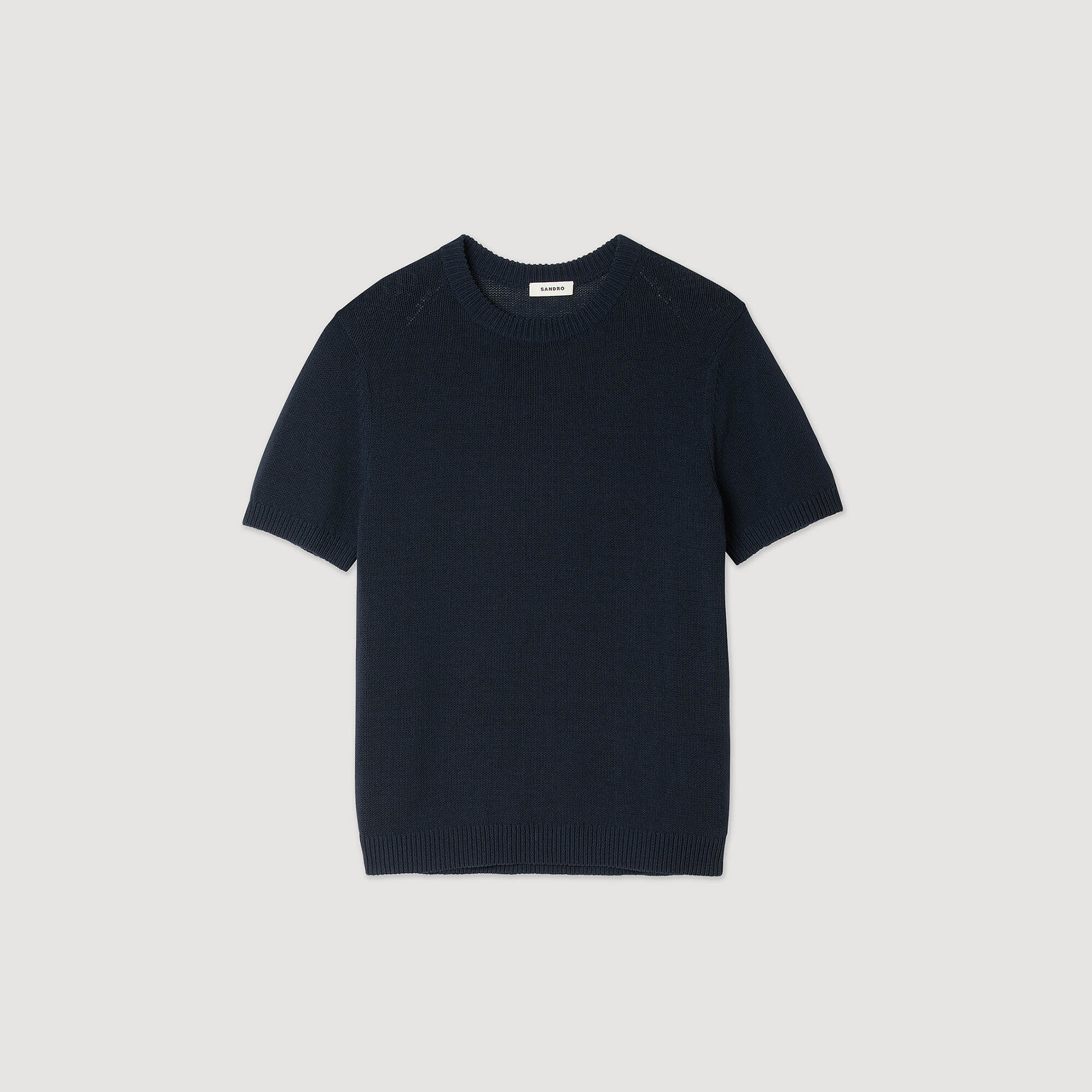 Fein strickendes T-Shirt