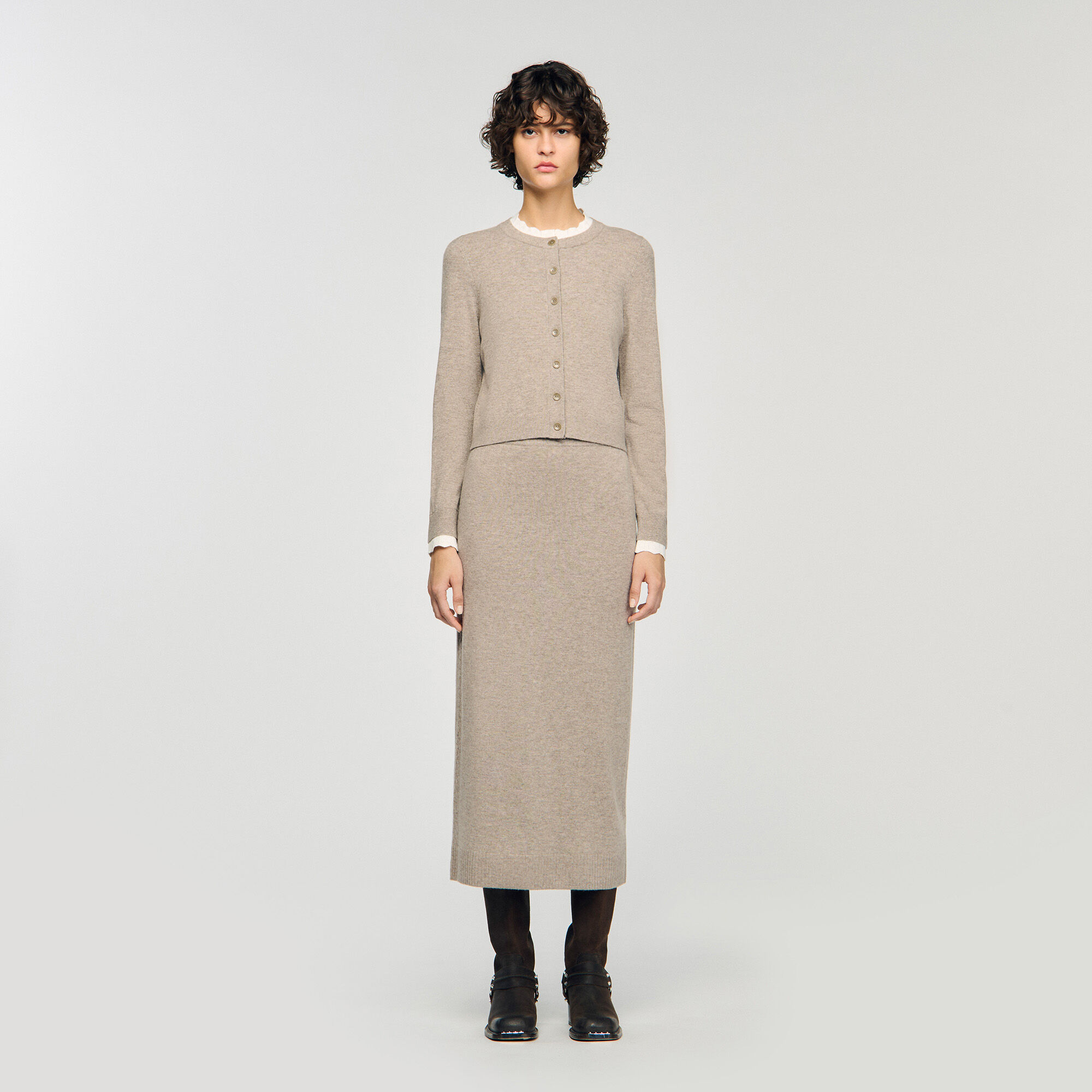 Strickjacke mit Kontrastkragen