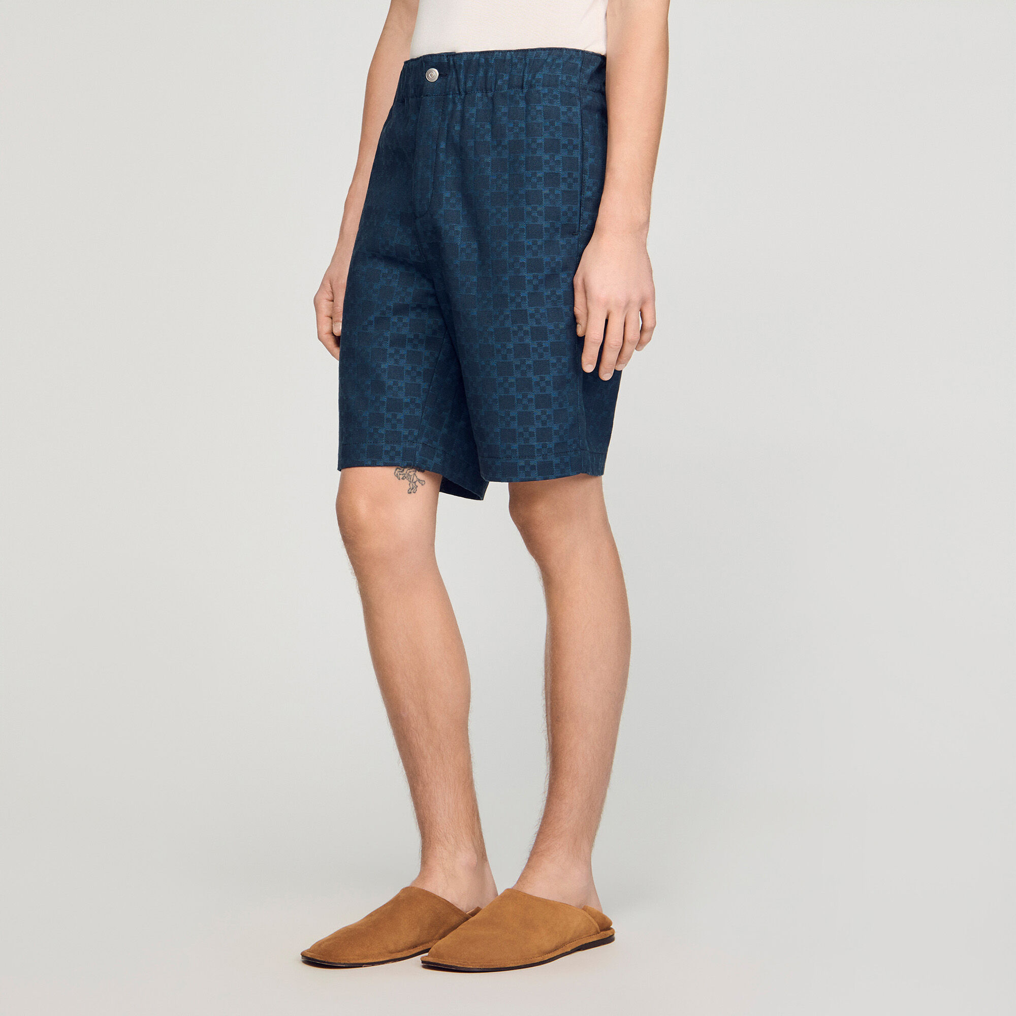 Quadratischer Cross Denim-Shorts