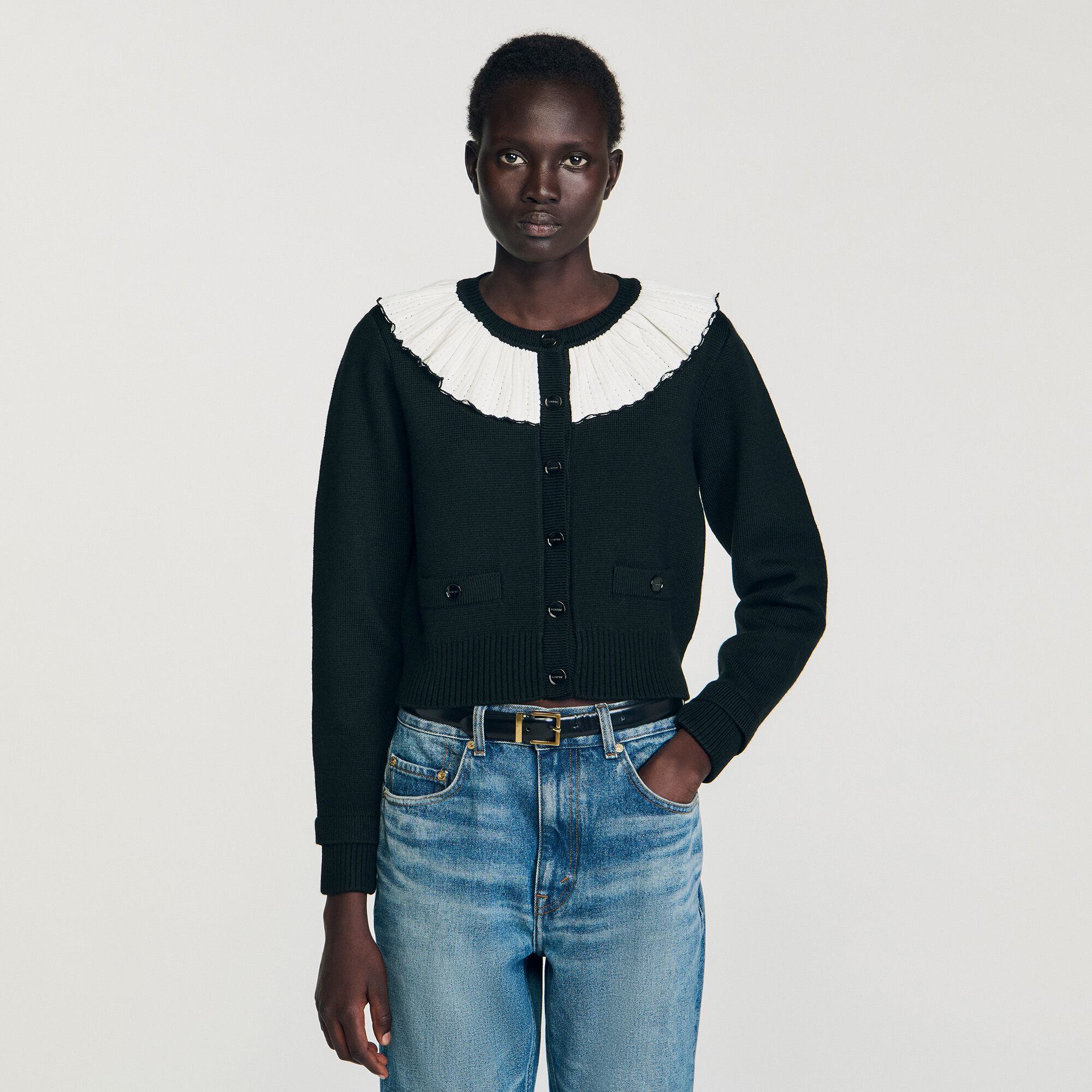 Strickjacke mit Kontrastkragen