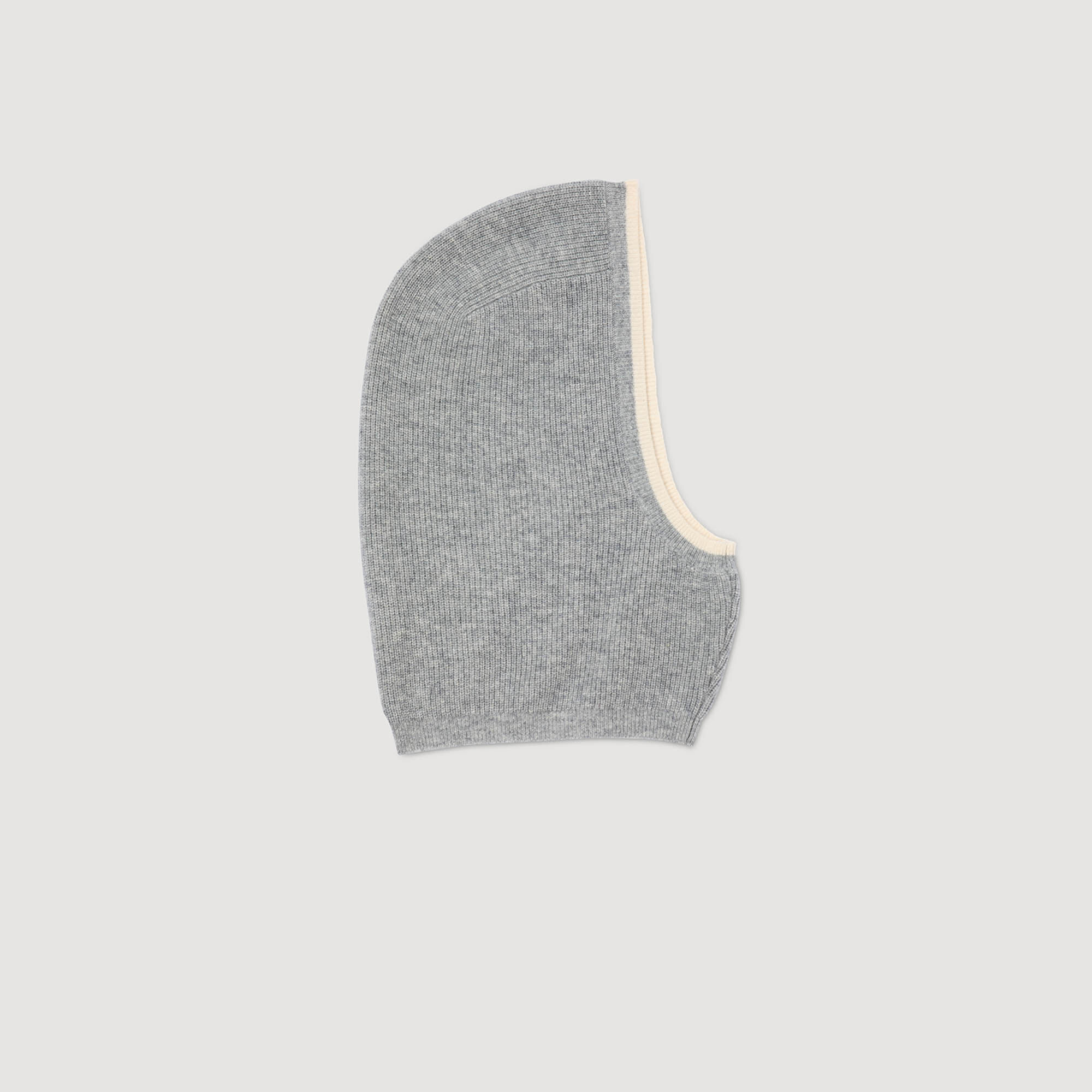 Strickmütze aus Wollgarn mit Rippenstruktur