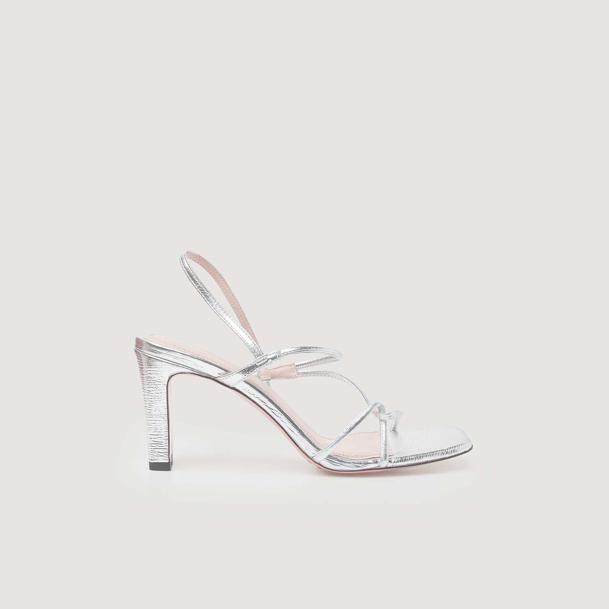 Metallisch glänzende Ledersandalen