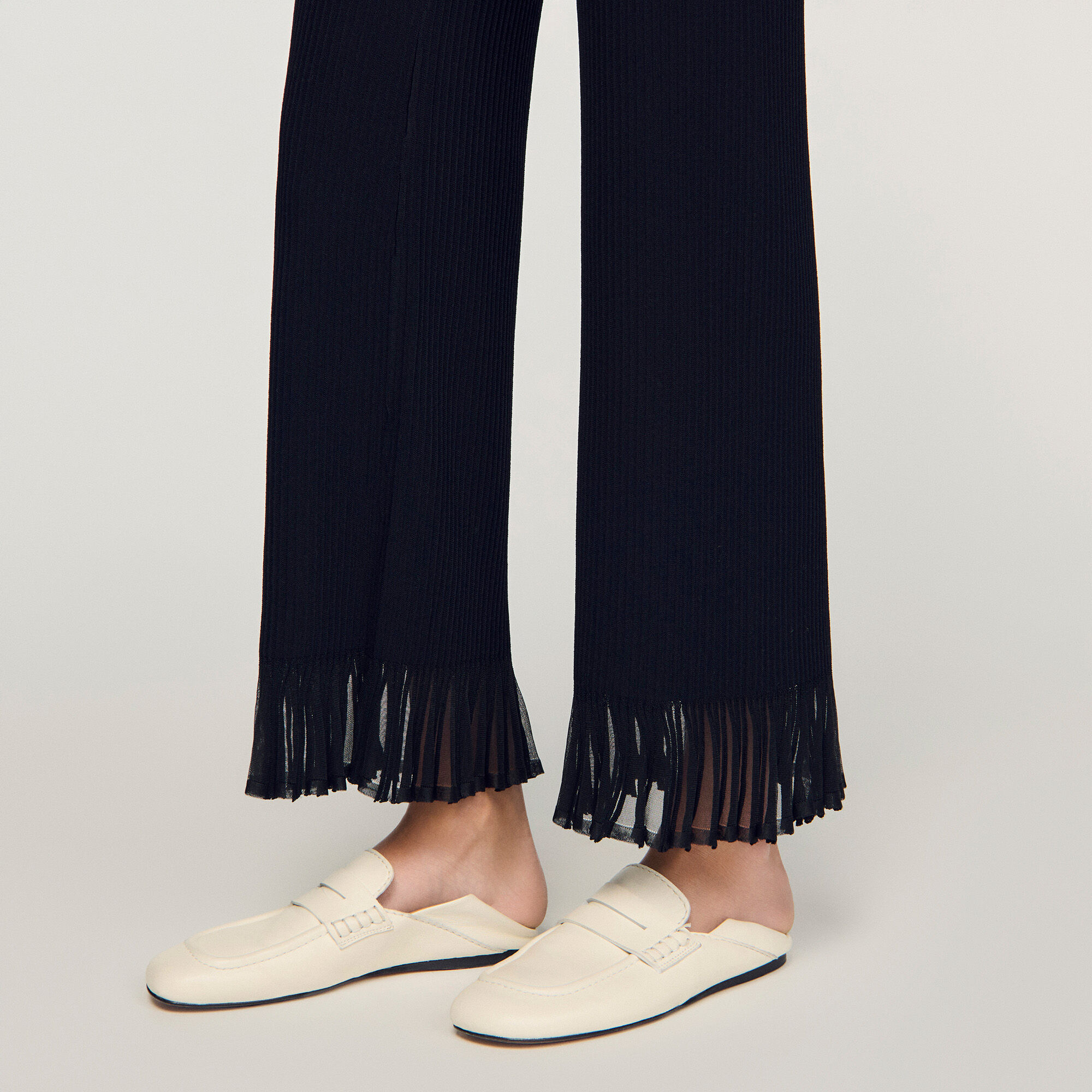 Rüschenstrickhose