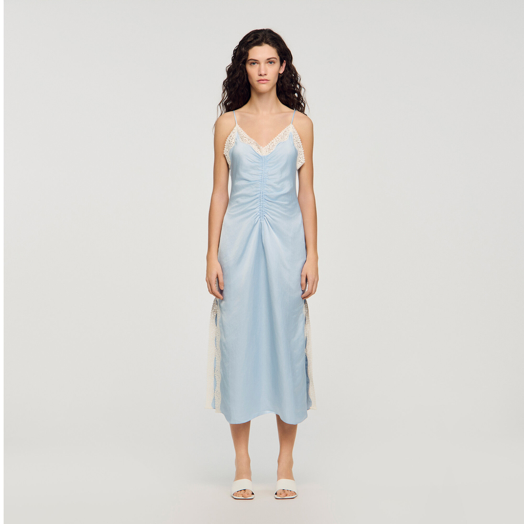Maxikleid aus Satinoptik mit Trägern