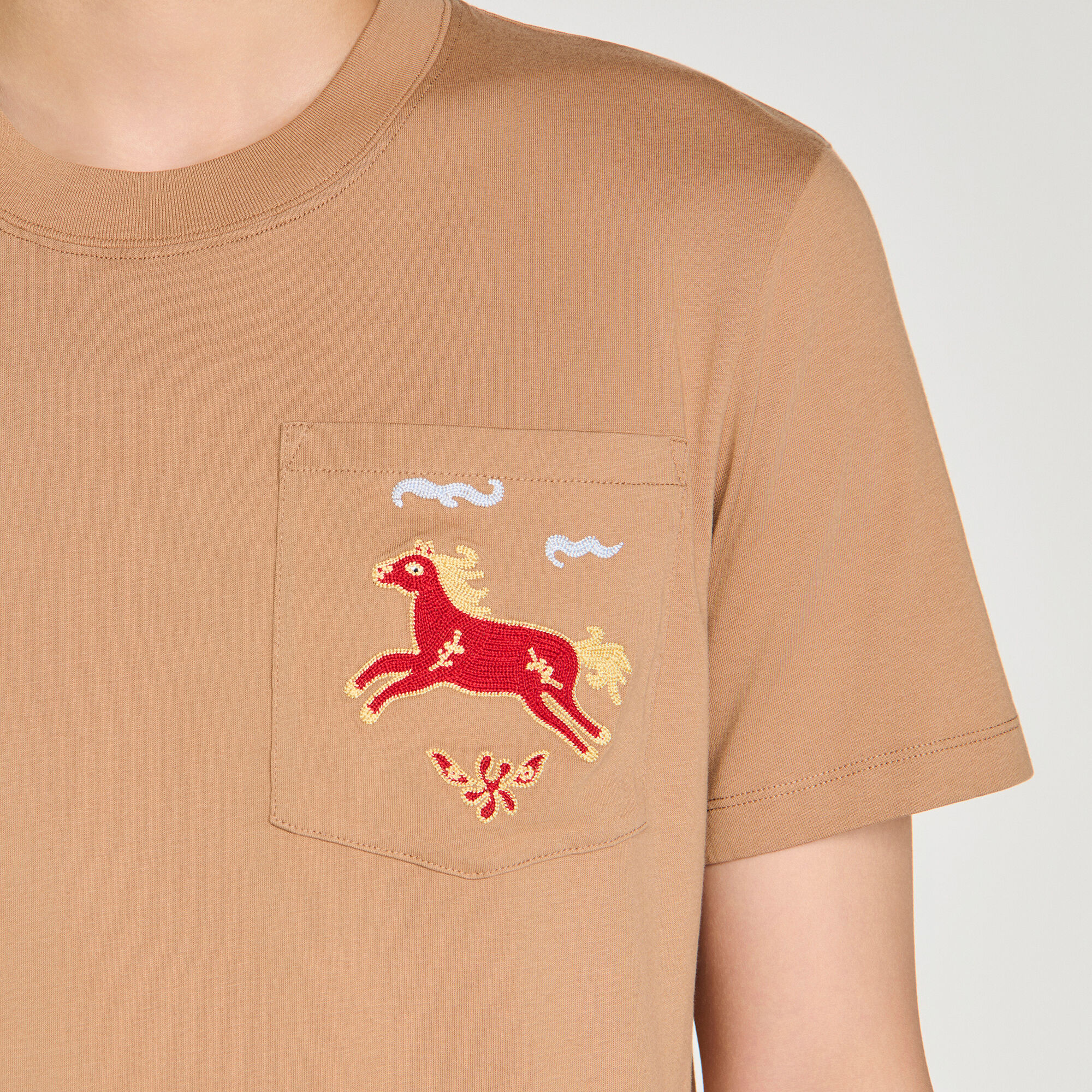 Bekleidetes Pferd Baumwoll-T-Shirt