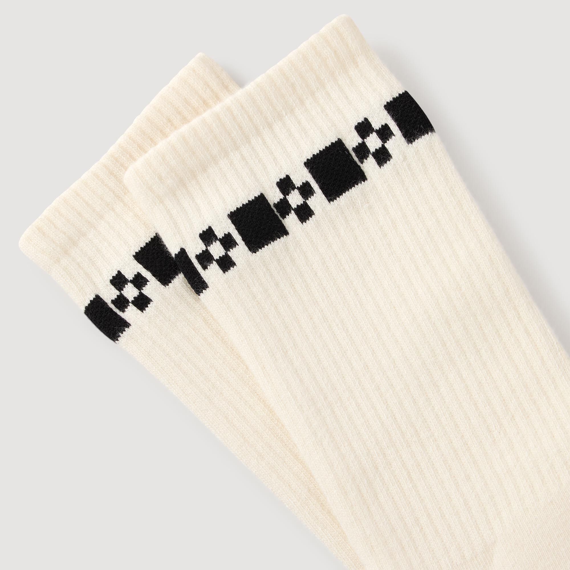 Cross-Strickmuster gestickte Socken