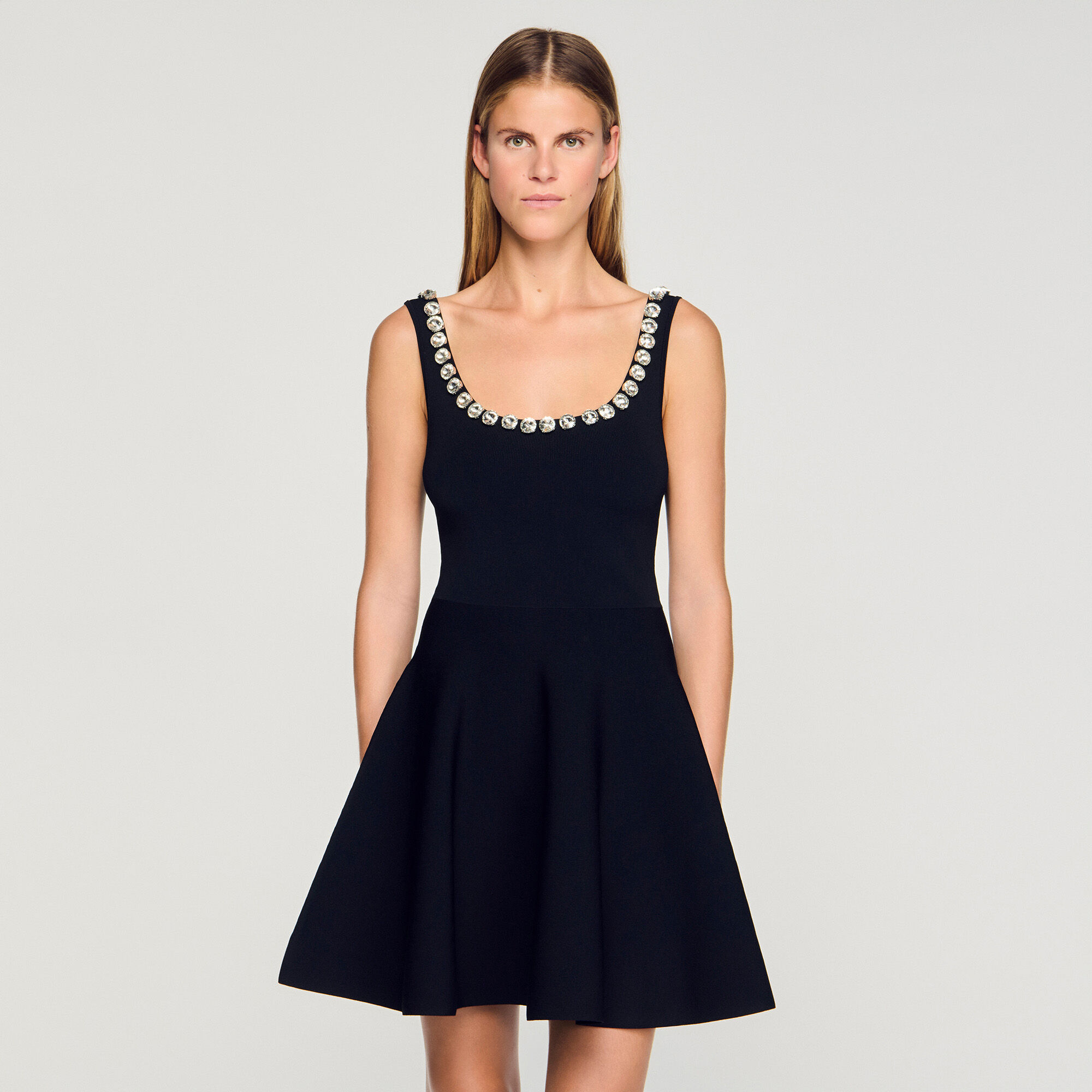 Kleid mit Strass-Ausschnitt
