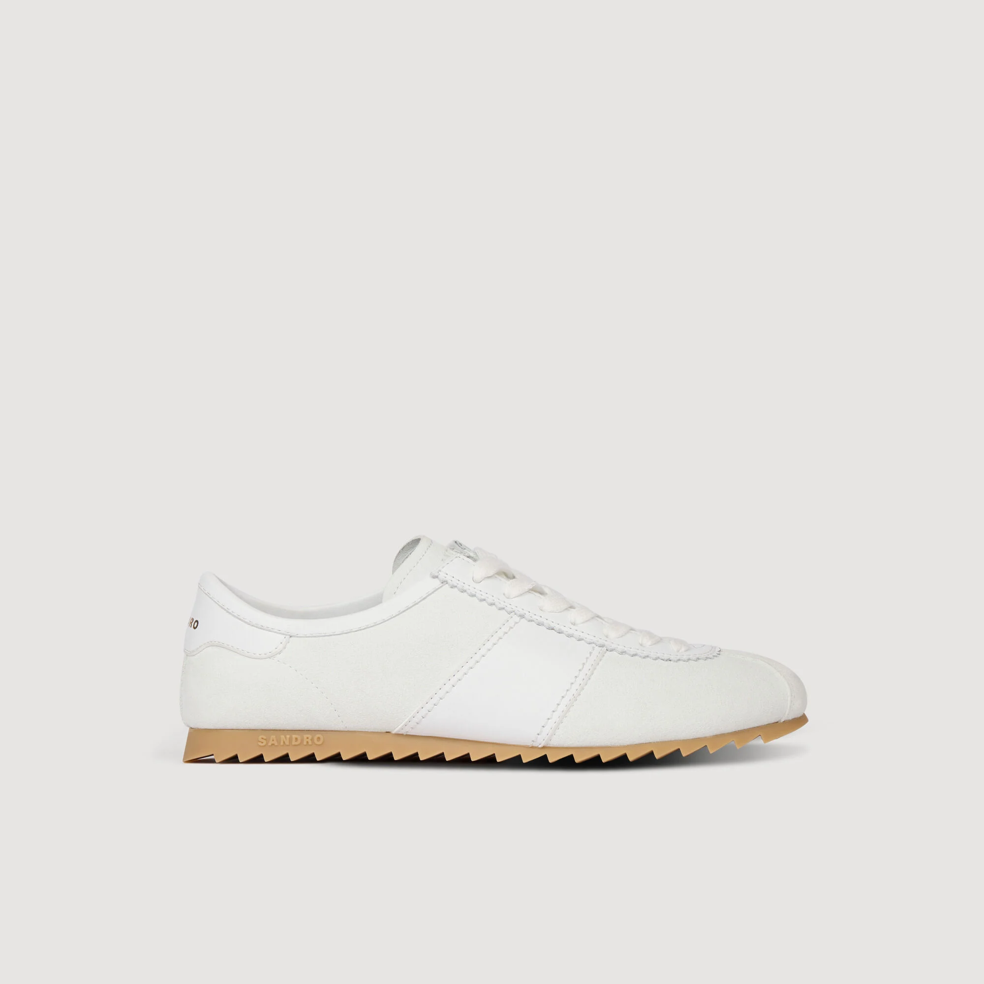 Leder- und Wildledersneaker mit niedriger Sohle