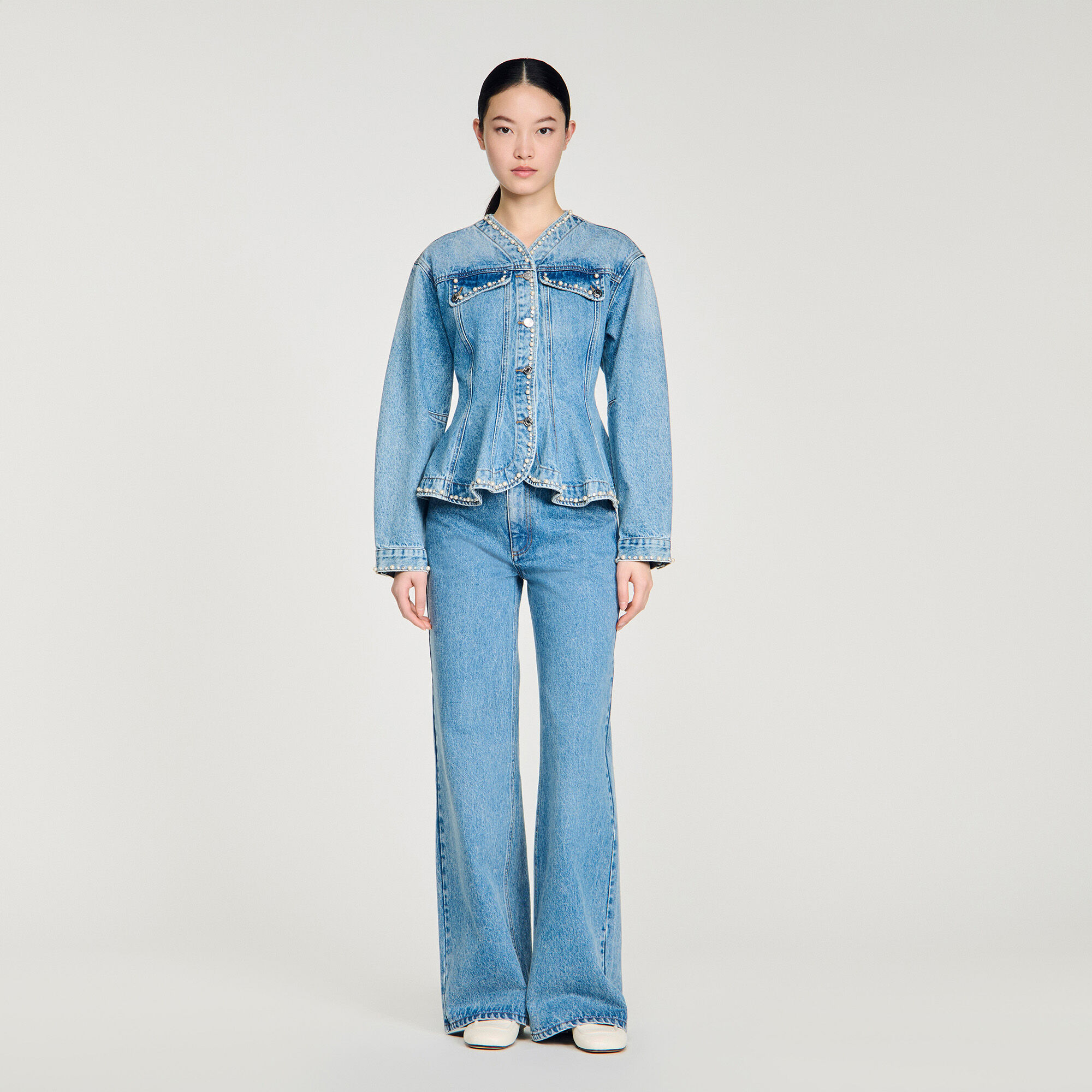 Perlenbesetzter Denim-Peplum-Jacke