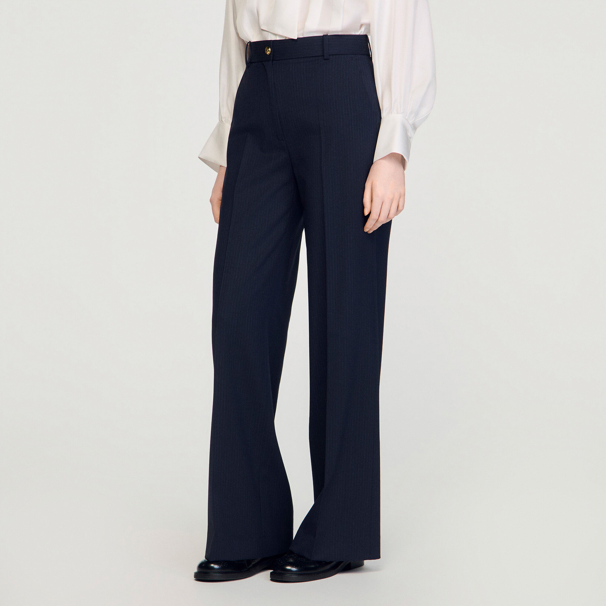 Minimale Hosen mit Kreidestreifen