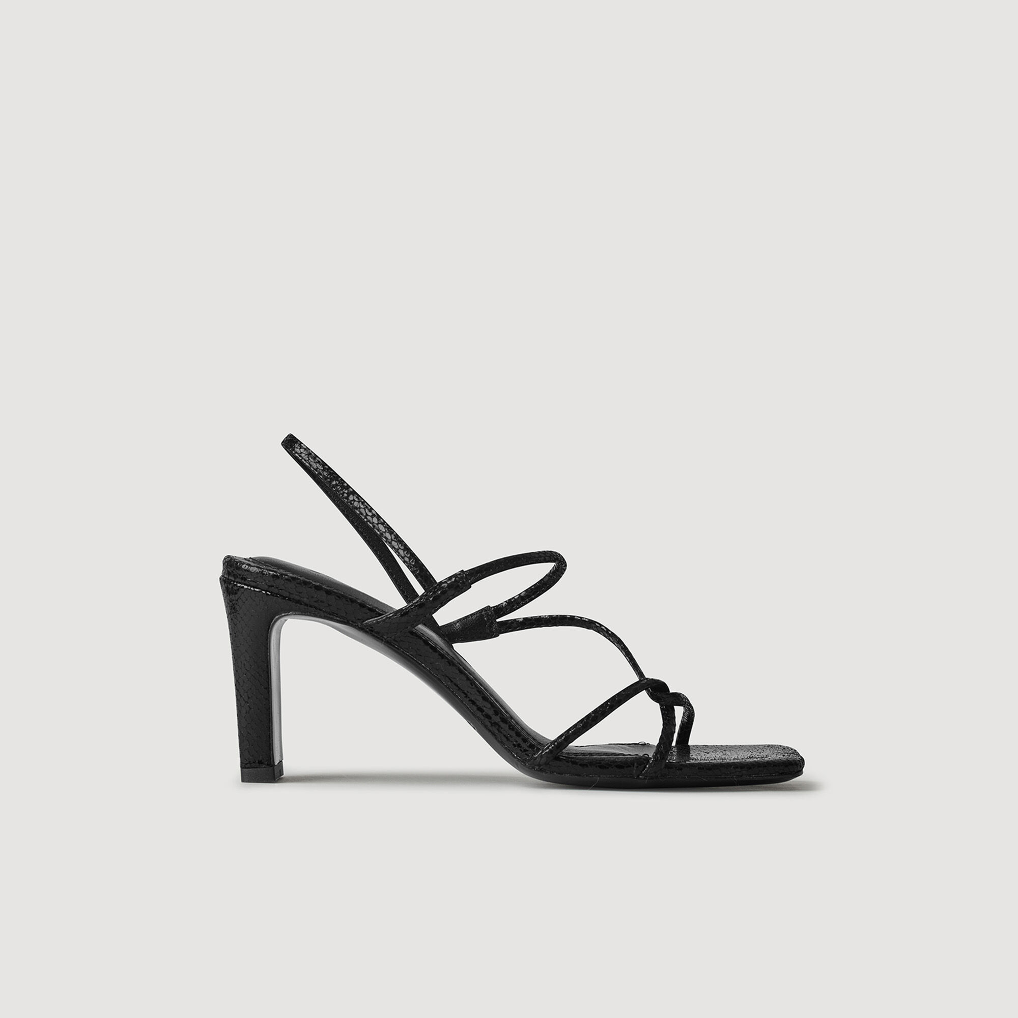 Sandalen mit schmalen Riemen