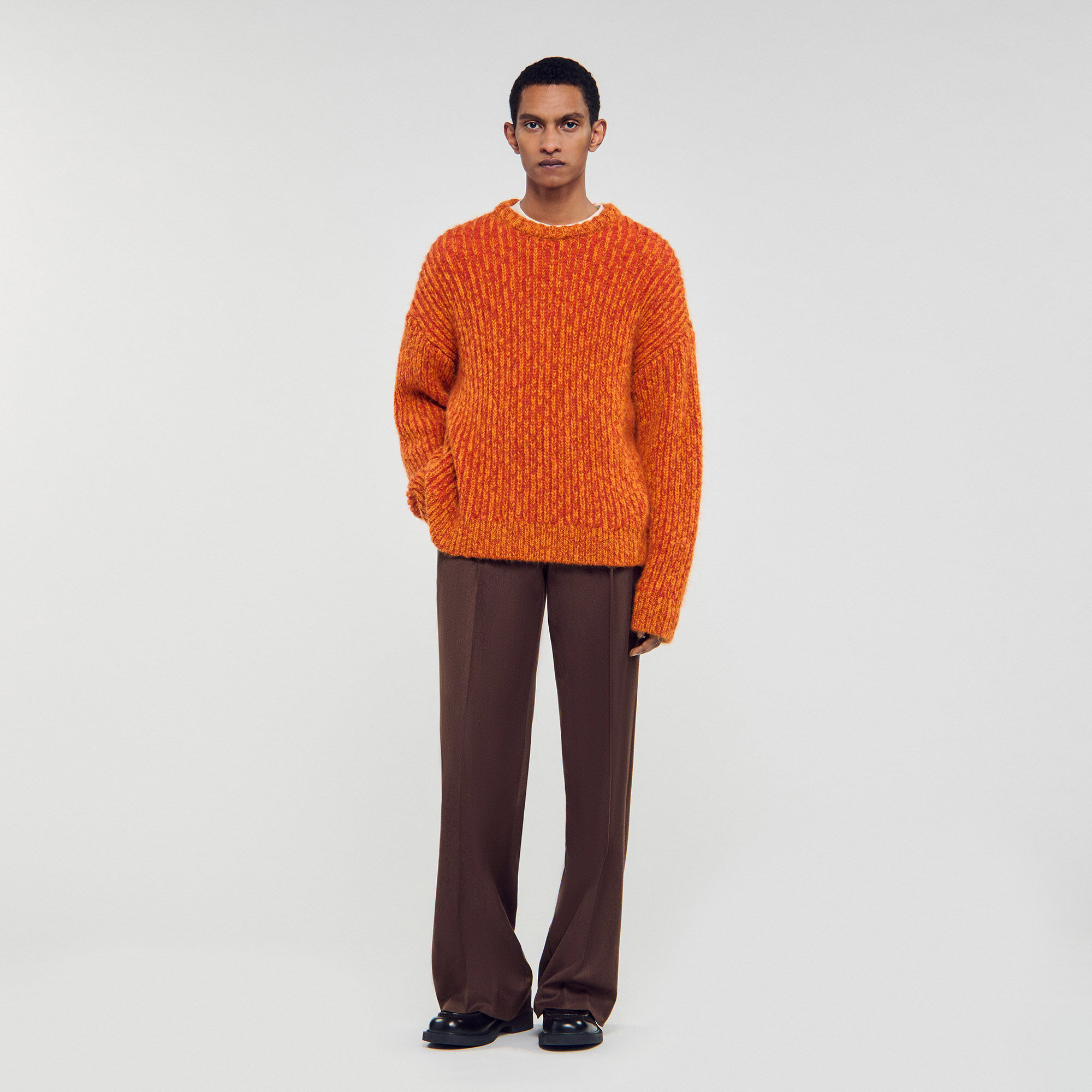 Rundhals-Pullover mit langen Ärmeln