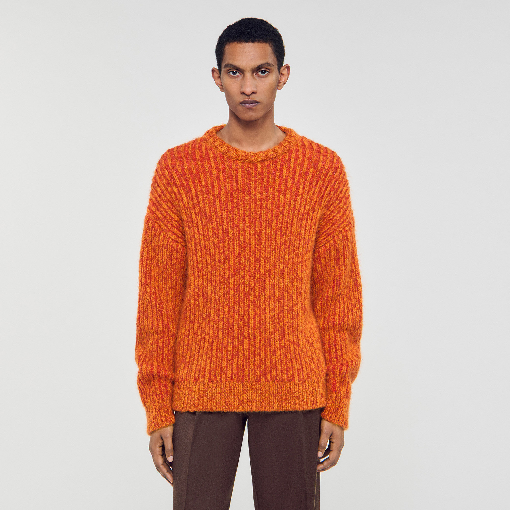 Rundhals-Pullover mit langen Ärmeln