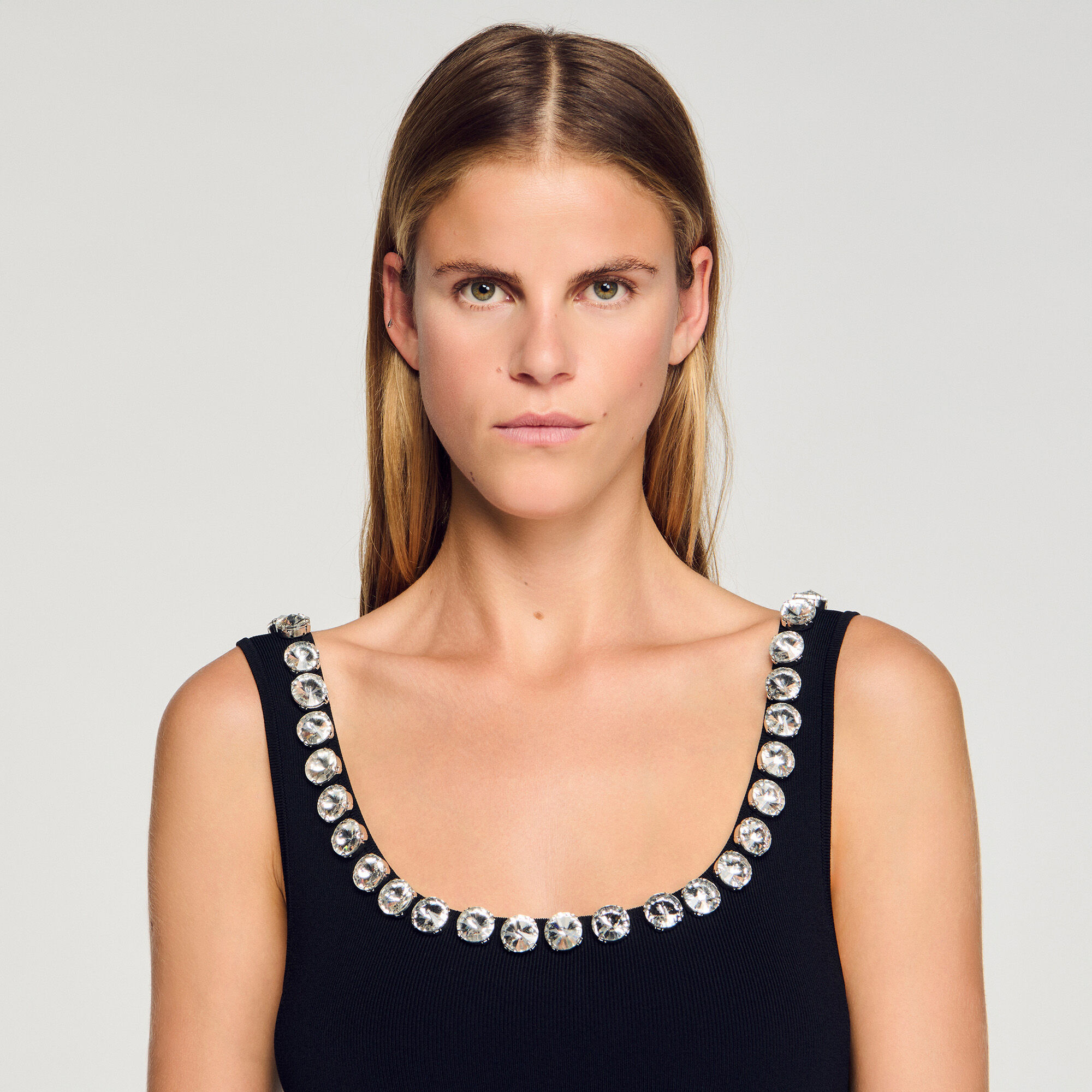 Kleid mit Strass-Ausschnitt