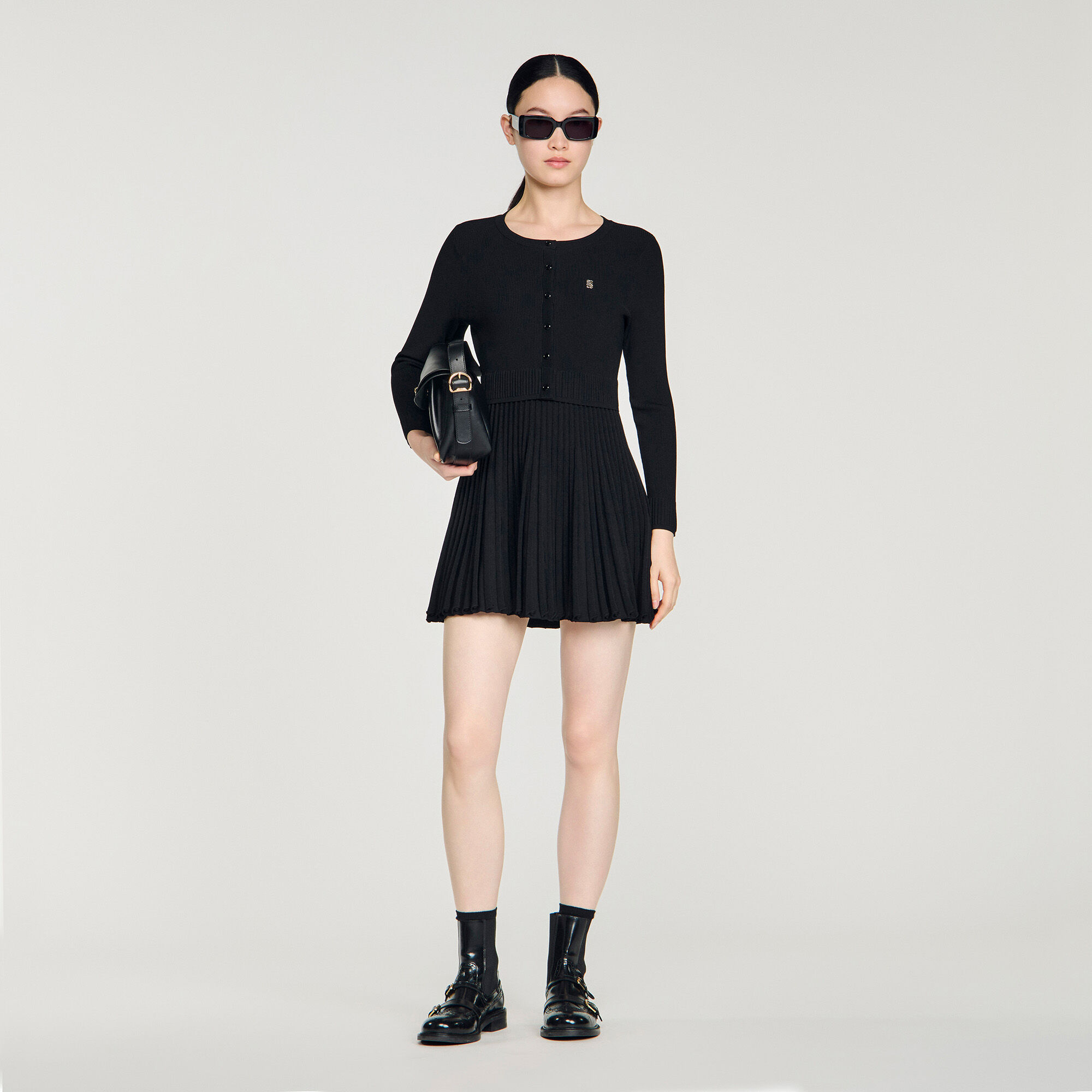 Pleated Strickmini-Kleid