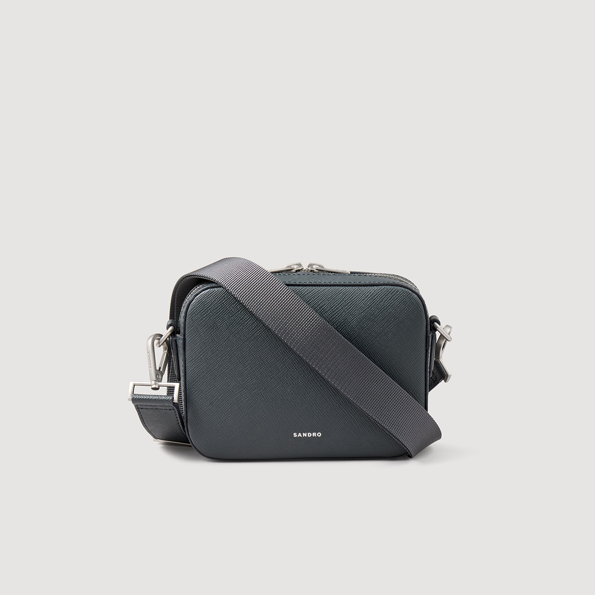 Kleine aus Re-Leder gefertigte Tasche