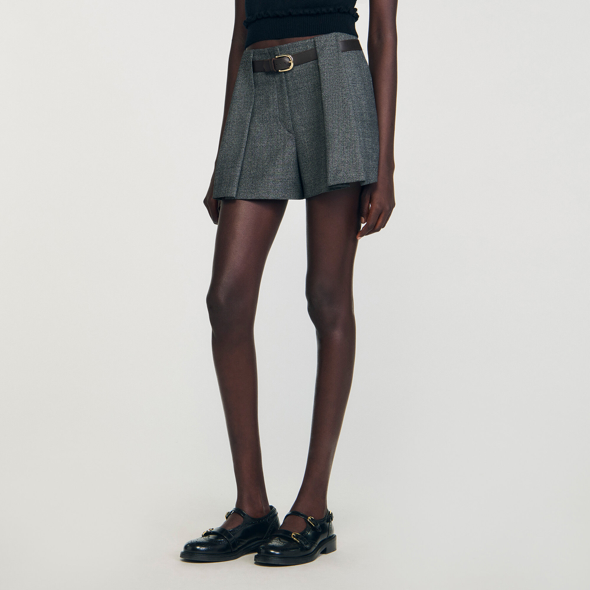 Pleated Shorts mit Gürtel