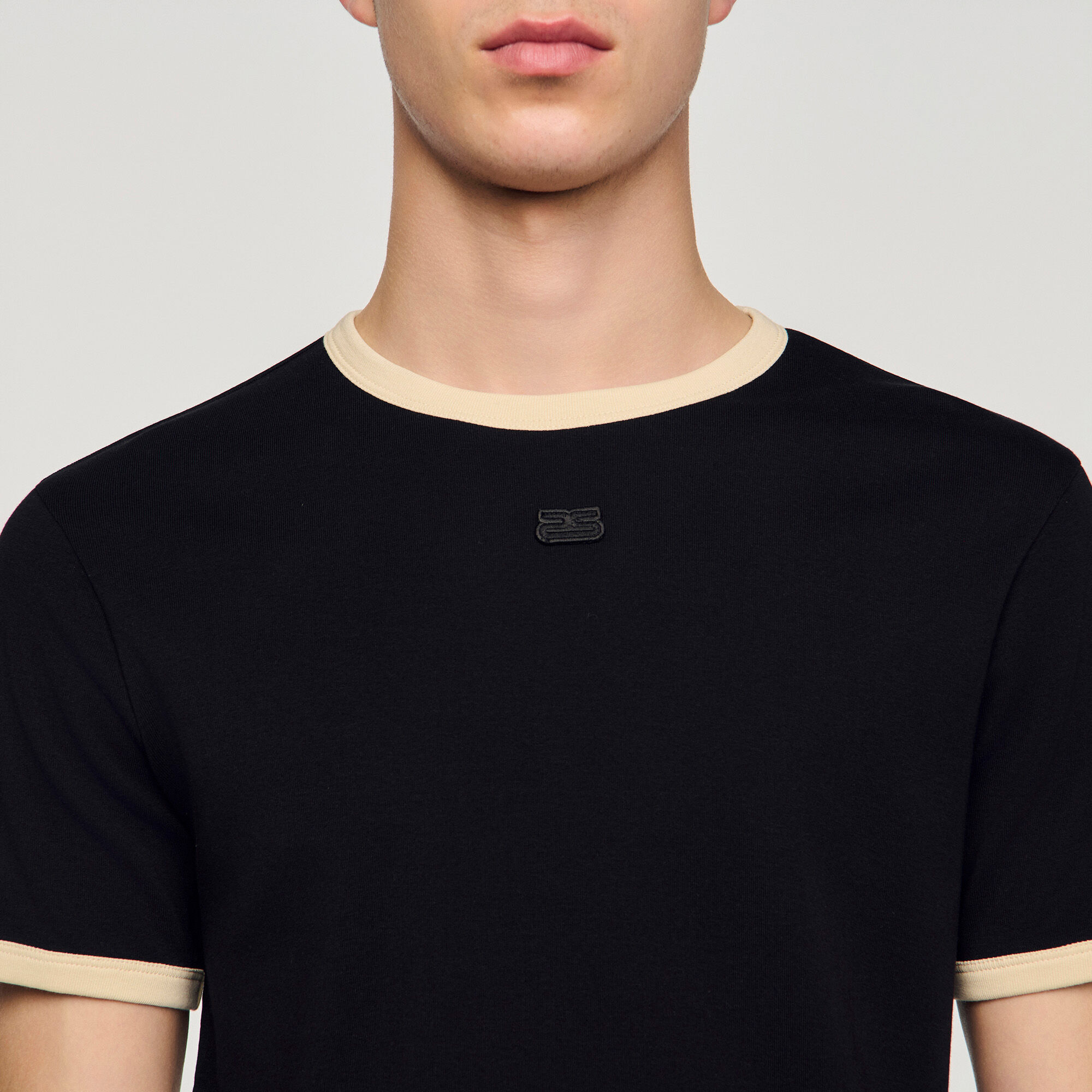 T-Shirt mit zweifarbigen Patch-Details