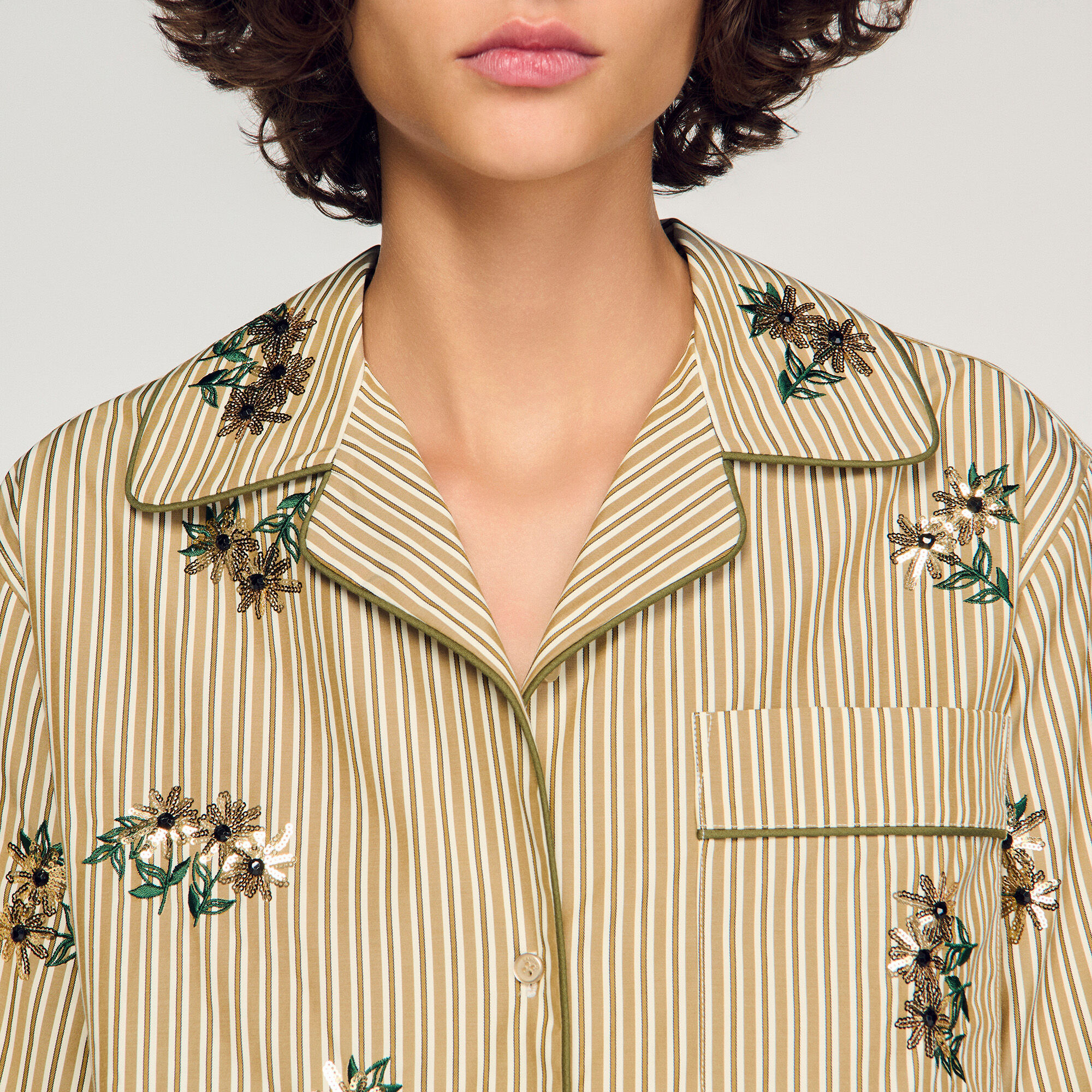 Streifenshirt mit Blumenstickerei